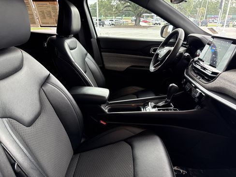 Used 2025 Jeep Compass Latitude AWD/4WD image 32