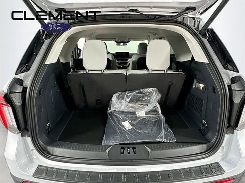 New 2026 Ford Explorer Active w/ Active Comfort Package image 10