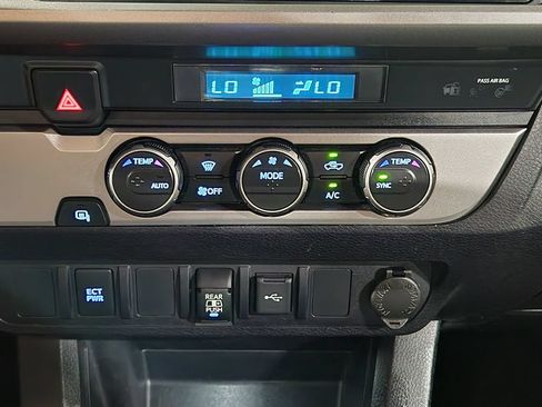 Used 2021 Toyota Tacoma SR5 RWD image 37