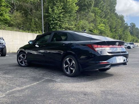 Used 2023 Hyundai Elantra SEL w/ Convenience Package FWD image 6