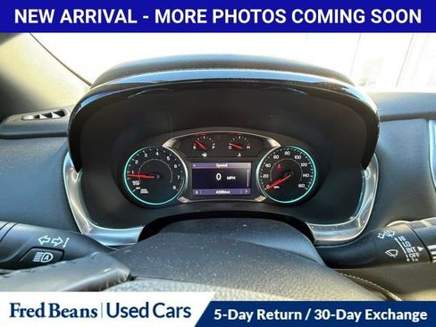 Used 2022 Chevrolet Traverse LT image 15
