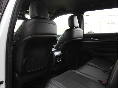 New 2026 Jeep Grand Cherokee L 4WD image 29