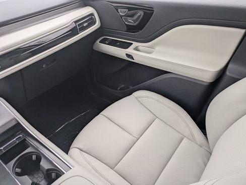 New 2026 Lincoln Aviator 2WD w/ Jet Appearance Package image 15