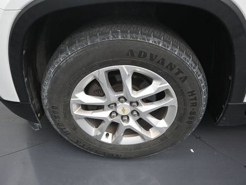 Used 2019 Chevrolet Traverse LS FWD image 9