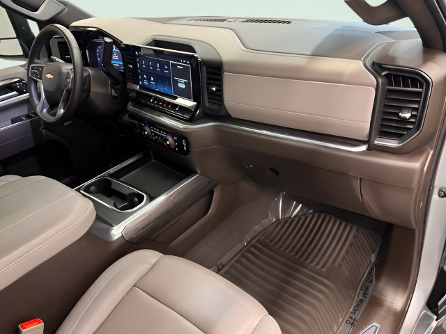 Certified 2025 Chevrolet Silverado 2500 LTZ w/ LTZ Convenience Package AWD/4WD image 17
