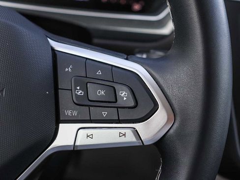 Certified 2023 Volkswagen Tiguan SE FWD image 25