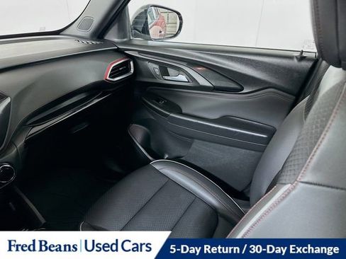Used 2023 Chevrolet TrailBlazer RS w/ Sun and Liftgate Package image 25