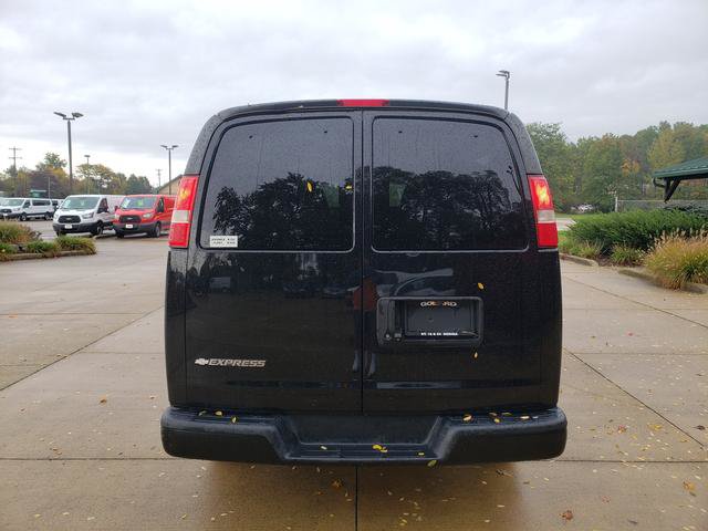 Used 2017 Chevrolet Express 3500 LS RWD image 6