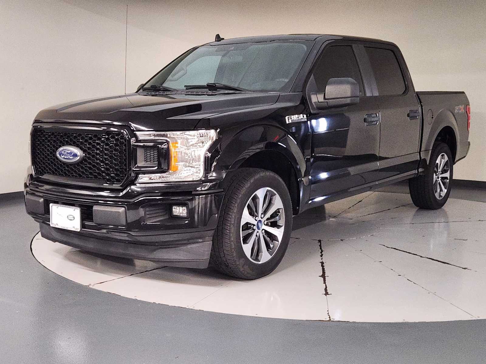 Used 2020 Ford F150 XL w/ Equipment Group 101A Mid RWD image 1