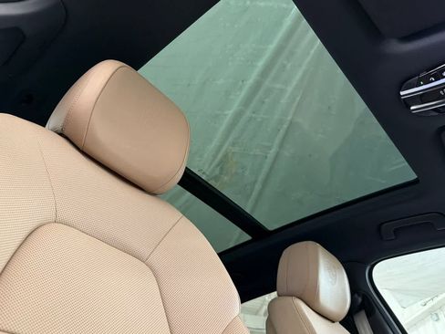 Used 2023 Porsche Cayenne Platinum Edition AWD/4WD image 17