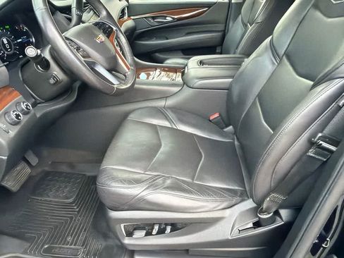Used 2020 Cadillac Escalade Luxury AWD/4WD image 10
