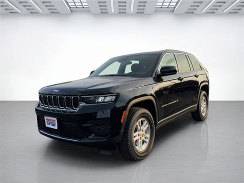 New 2025 Jeep Grand Cherokee Laredo w/ Luxury Tech Group I image 7