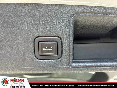 Used 2023 GMC Terrain SLE w/ Driver Convenience Package AWD/4WD image 9