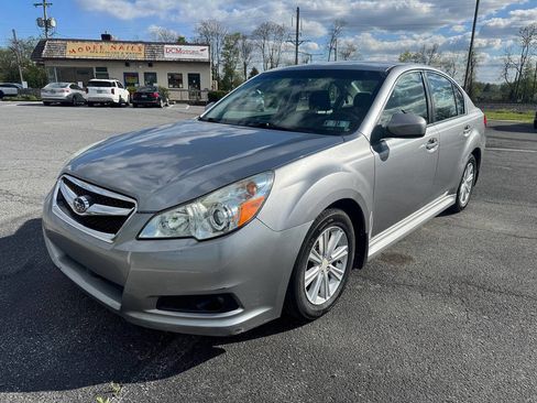 Used 2011 Subaru Legacy 2.5i Premium image 2