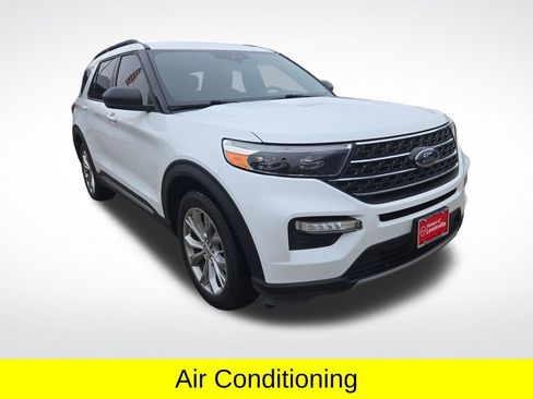 Used 2020 Ford Explorer XLT w/ Equipment Group 202A RWD image 9