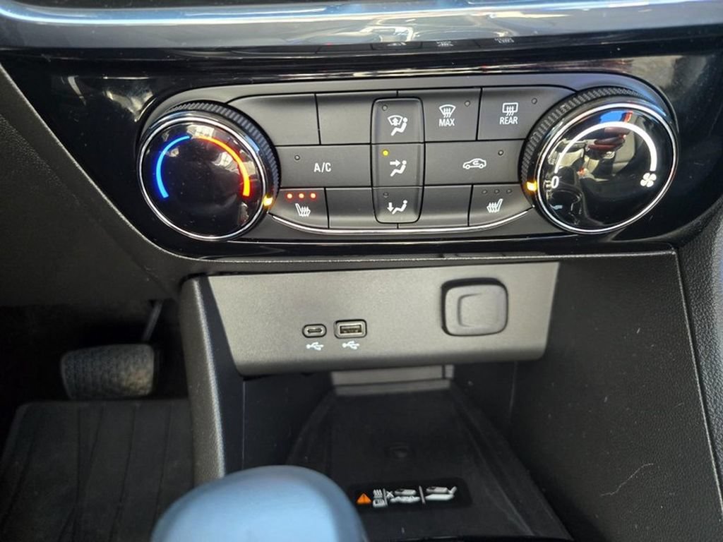 Used 2025 Buick Encore GX Sport Touring w/ Experience Buick Package AWD/4WD image 14