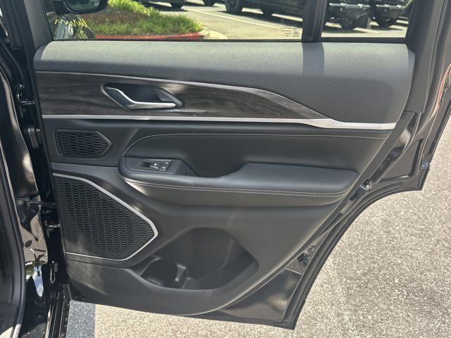 New 2026 Jeep Grand Cherokee Limited AWD/4WD image 16