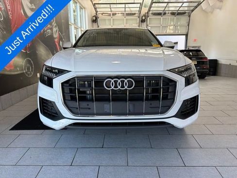 Used 2023 Audi Q8 Premium Plus AWD/4WD image 7