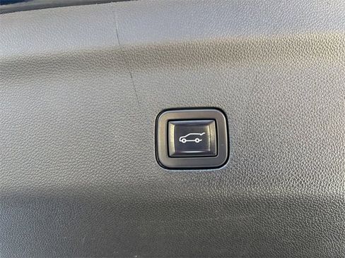 Used 2021 Cadillac Escalade ESV Sport Platinum image 21