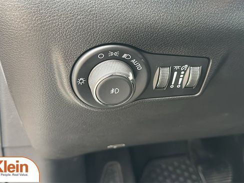 Used 2024 Jeep Compass Trailhawk image 16