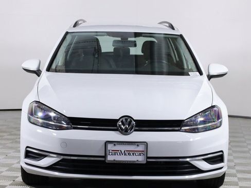 Used 2018 Volkswagen Golf S image 2