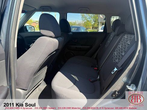 Used 2011 Kia Soul + w/ Audio Pkg FWD image 11