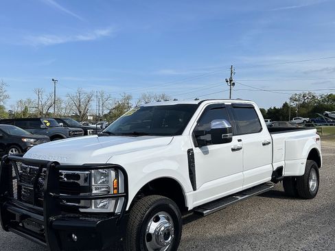 Used 2025 Ford F350 XLT AWD/4WD image 11