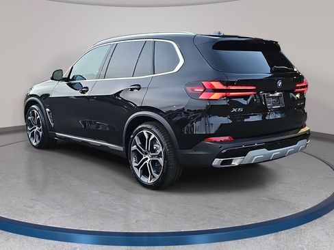 New 2026 BMW X5 xDrive50e w/ Climate Comfort Package AWD/4WD image 7