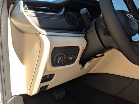 New 2025 Jeep Grand Cherokee Limited image 16