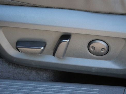 Used 2025 Nissan Rogue SV image 18