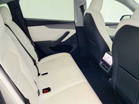Used 2026 Tesla Model Y 2WD image 26