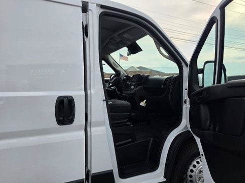 Used 2025 RAM ProMaster 2500 w/ U-Haul Equipment Group FWD image 28