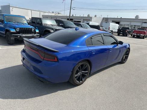 Used 2018 Dodge Charger SXT Plus w/ Blacktop Package image 16