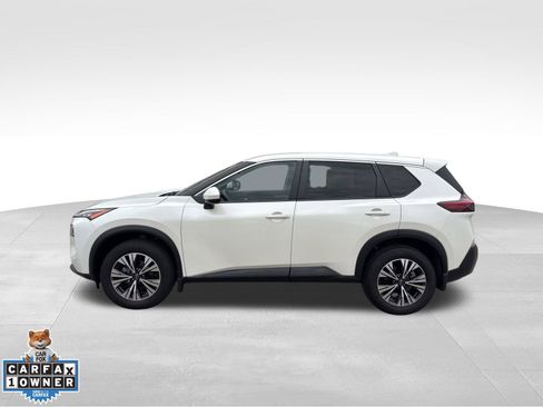 Used 2023 Nissan Rogue SV image 3