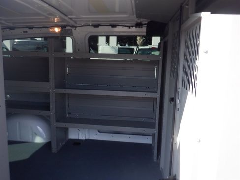 Used 2023 Mercedes-Benz Metris image 12