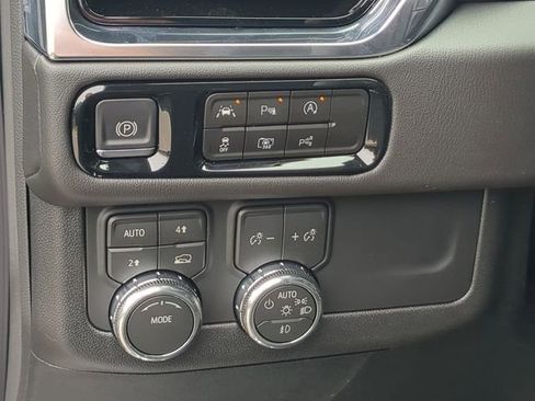 New 2026 GMC Yukon Denali w/ Sun & Power Step Package image 25