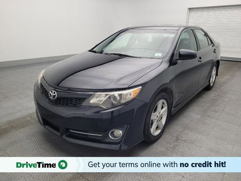 Used 2014 Toyota Camry SE image 1