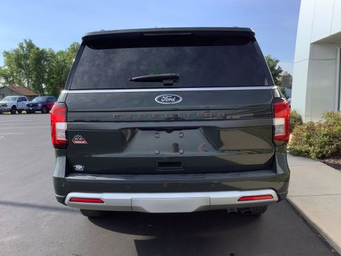 Used 2022 Ford Expedition Timberline w/ Equipment Group 501A AWD/4WD image 4