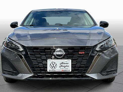 Used 2024 Nissan Altima 2.5 SR image 3