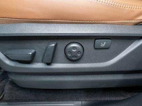 Used 2025 Nissan Armada Platinum Reserve AWD/4WD image 18