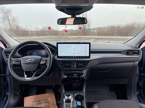 Used 2023 Ford Escape SE w/ Class II Trailer Tow Package image 19