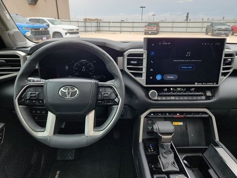 Used 2024 Toyota Sequoia Limited w/ Tow Technology Package AWD/4WD image 11