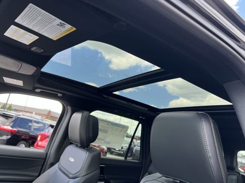 New 2026 Ford Expedition Max Platinum w/ Stealth Appearance Package AWD/4WD image 24