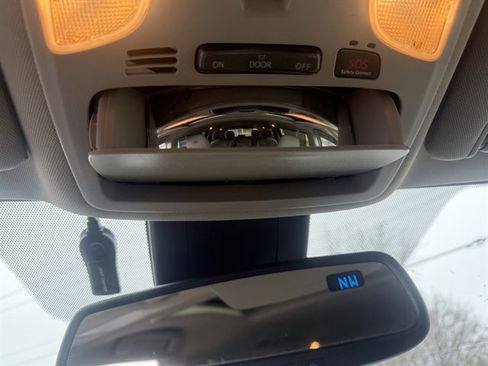 Used 2018 Toyota Sienna XLE image 37