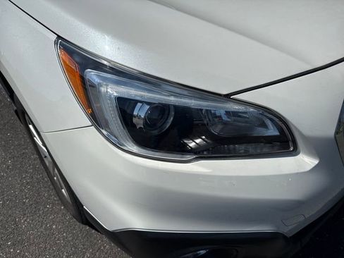 Used 2017 Subaru Outback 2.5i Premium AWD/4WD image 12