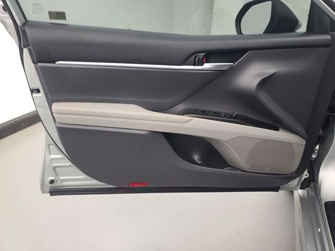 Used 2022 Toyota Camry SE image 21