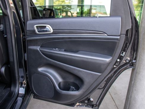 Used 2022 Jeep Grand Cherokee Limited image 24