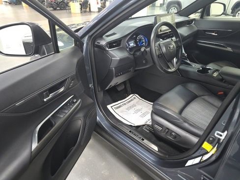 Certified 2021 Toyota Venza XLE image 13