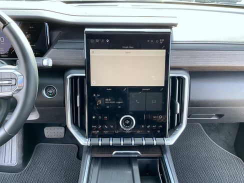 Certified 2026 GMC Acadia Denali w/ Super Cruise Package AWD/4WD image 15