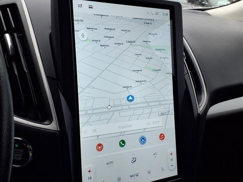 Used 2024 Ford Edge SEL image 8